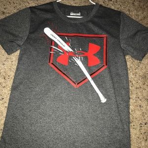 Boys UA dryfit tee